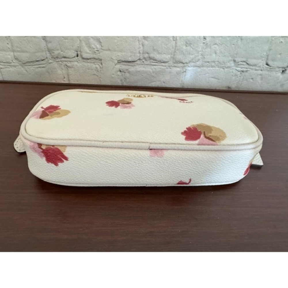 Coach Jamie Floral Print Camera Bag Chalk Leather Crossbody Wristlet NWOT - Picture 6 of 10
